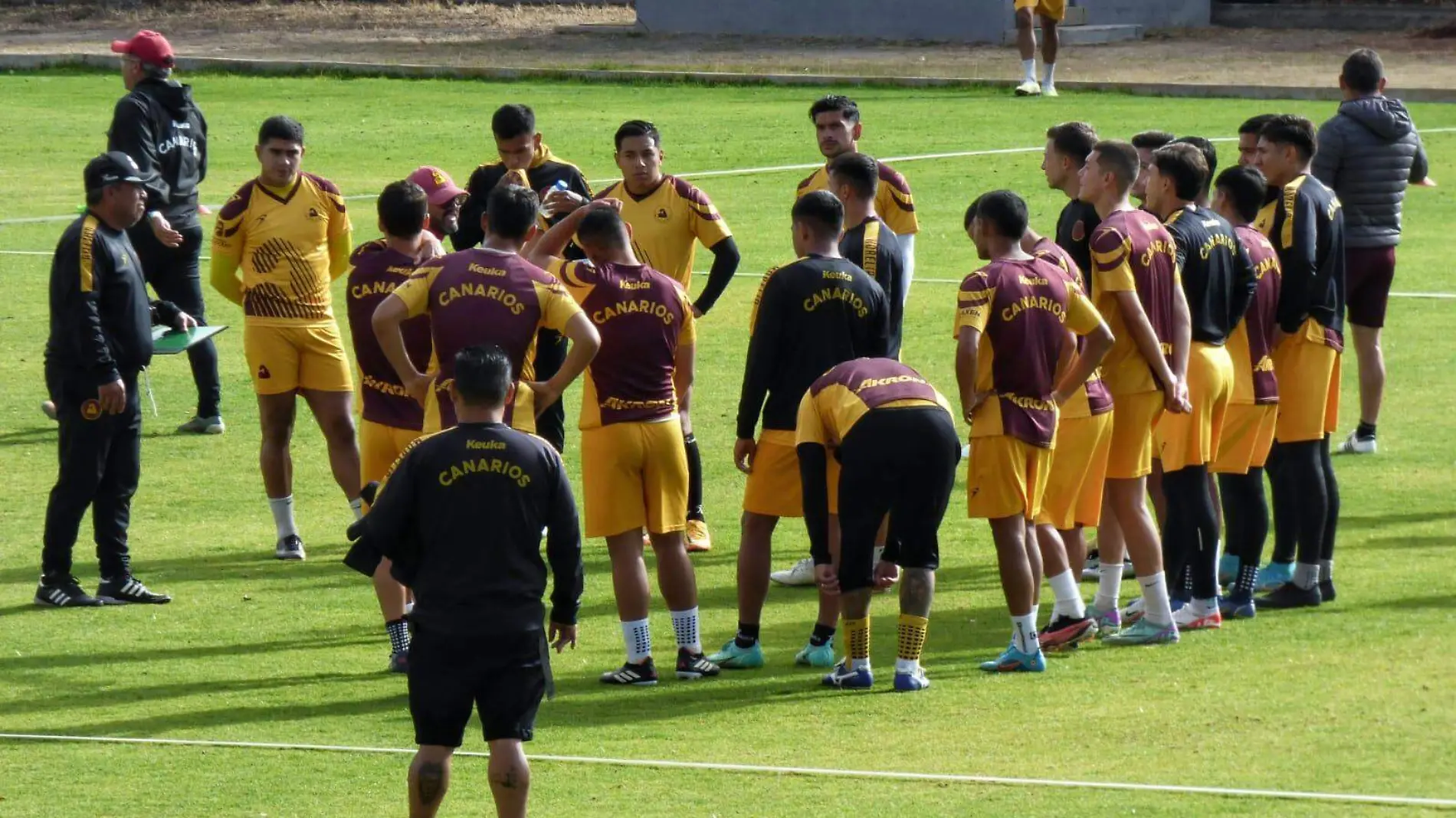 Entrenamiento del Atlético Morelia en cancha anexa al Estadio Morelos